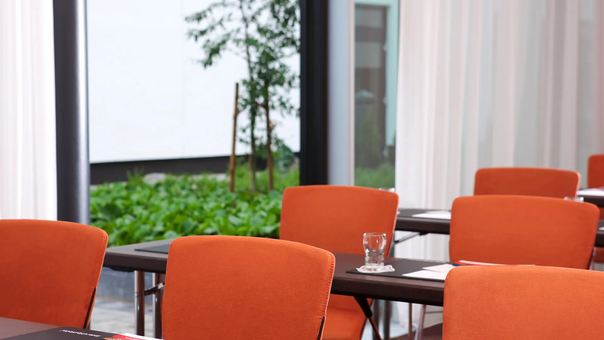Intercityhotel Hannover 4*,